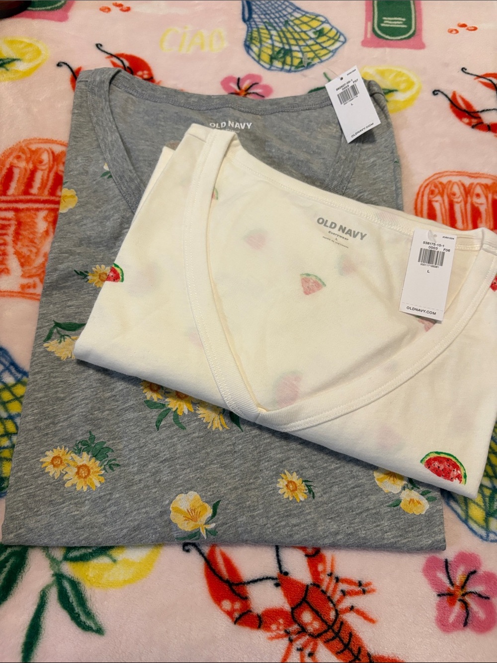 Old Navy Gray Floral V-Neck & Cream Strawberry V-Neck Tee Duo NWT